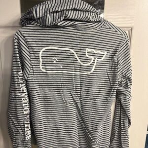 Boys vineyard vines hooded long sleeved t-shirt. medium